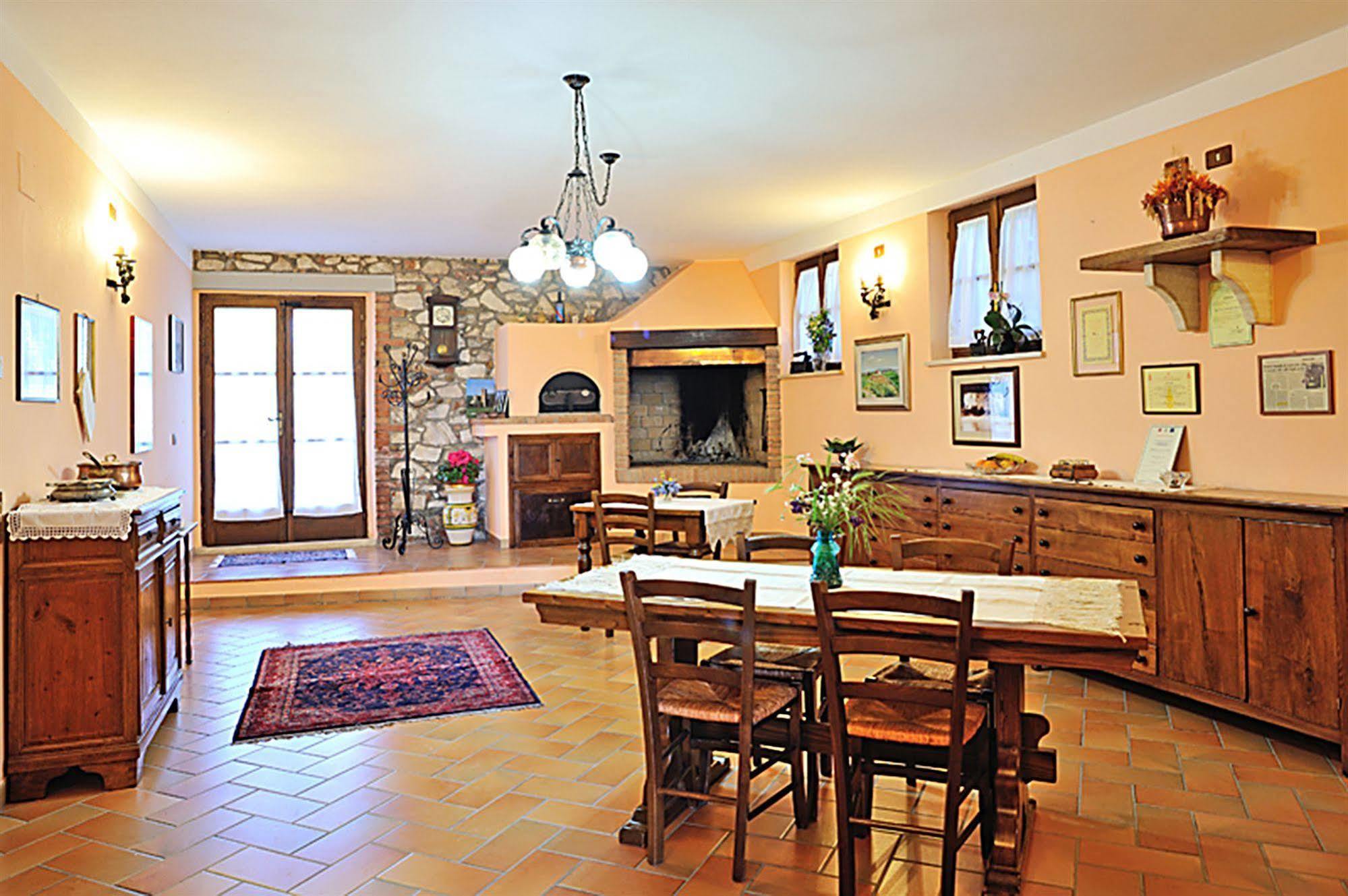 San Quirico dʼOrcia Agriturismo La Buca Di Bellugi מראה חיצוני תמונה
